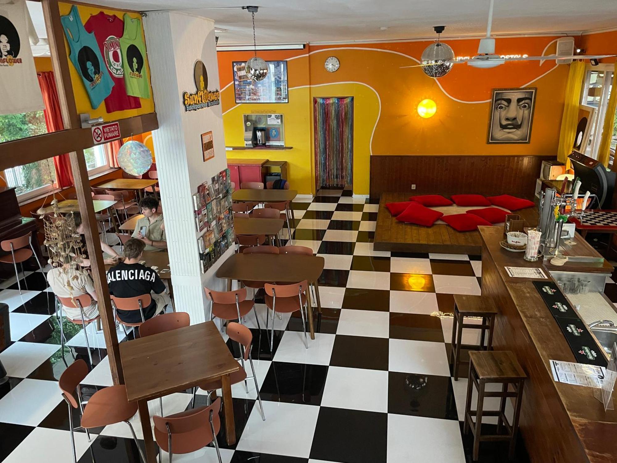 Sunflower Beach Backpacker Hostel & Bar Rimini Eksteriør bilde