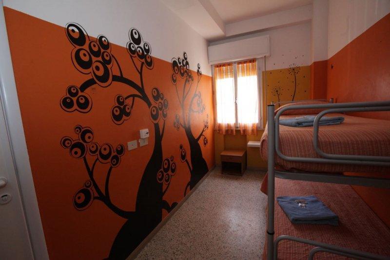 Sunflower Beach Backpacker Hostel & Bar Rimini Eksteriør bilde