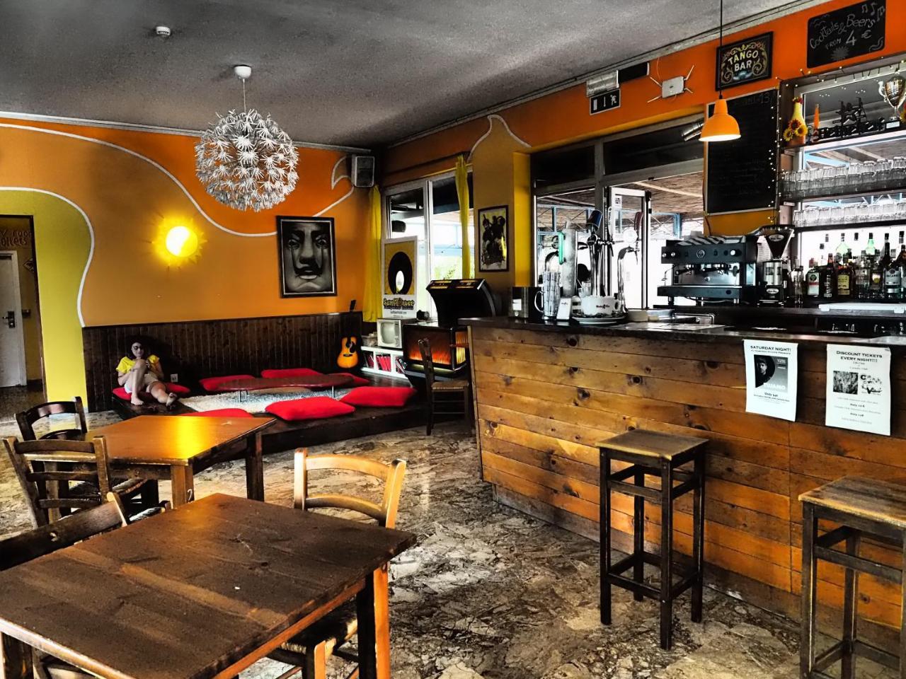 Sunflower Beach Backpacker Hostel & Bar Rimini Eksteriør bilde